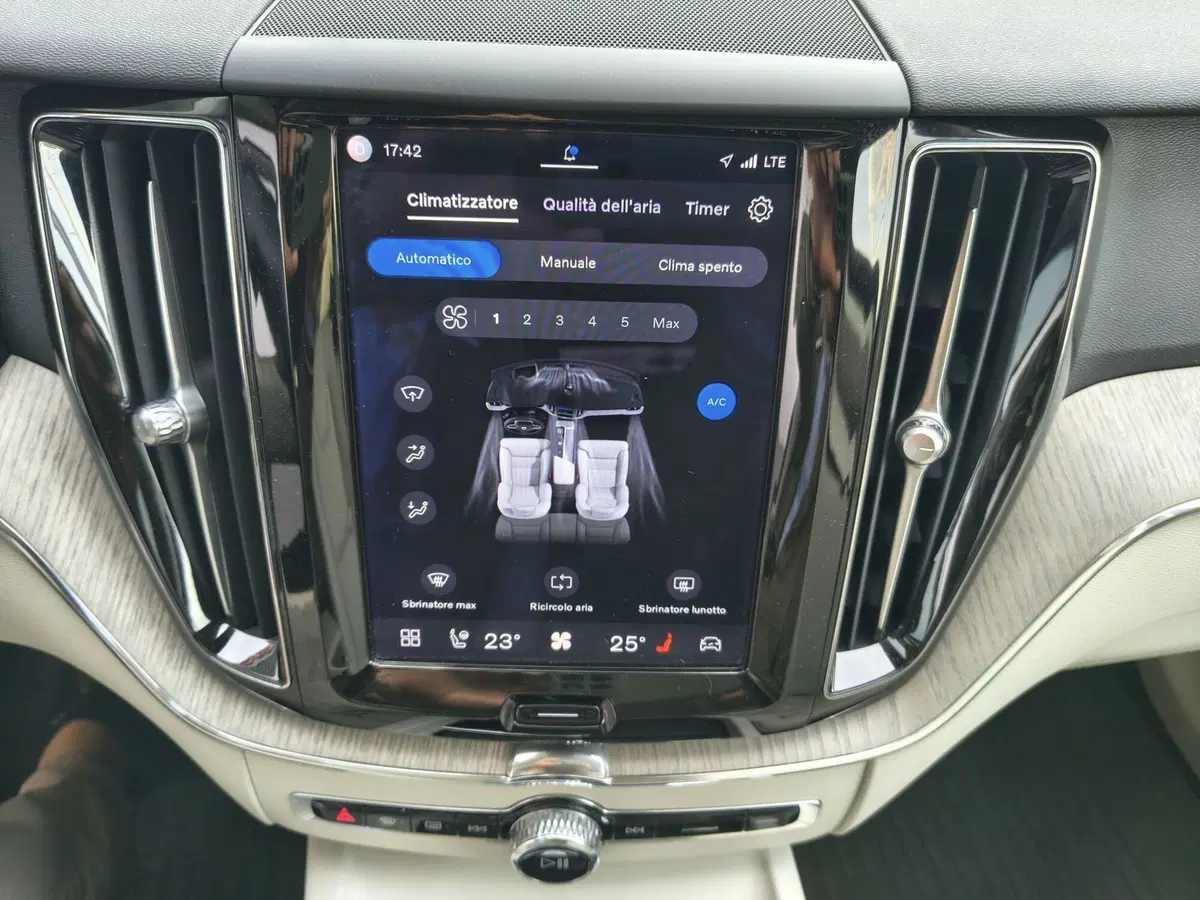 Volvo XC60 usata a Vercelli (12)