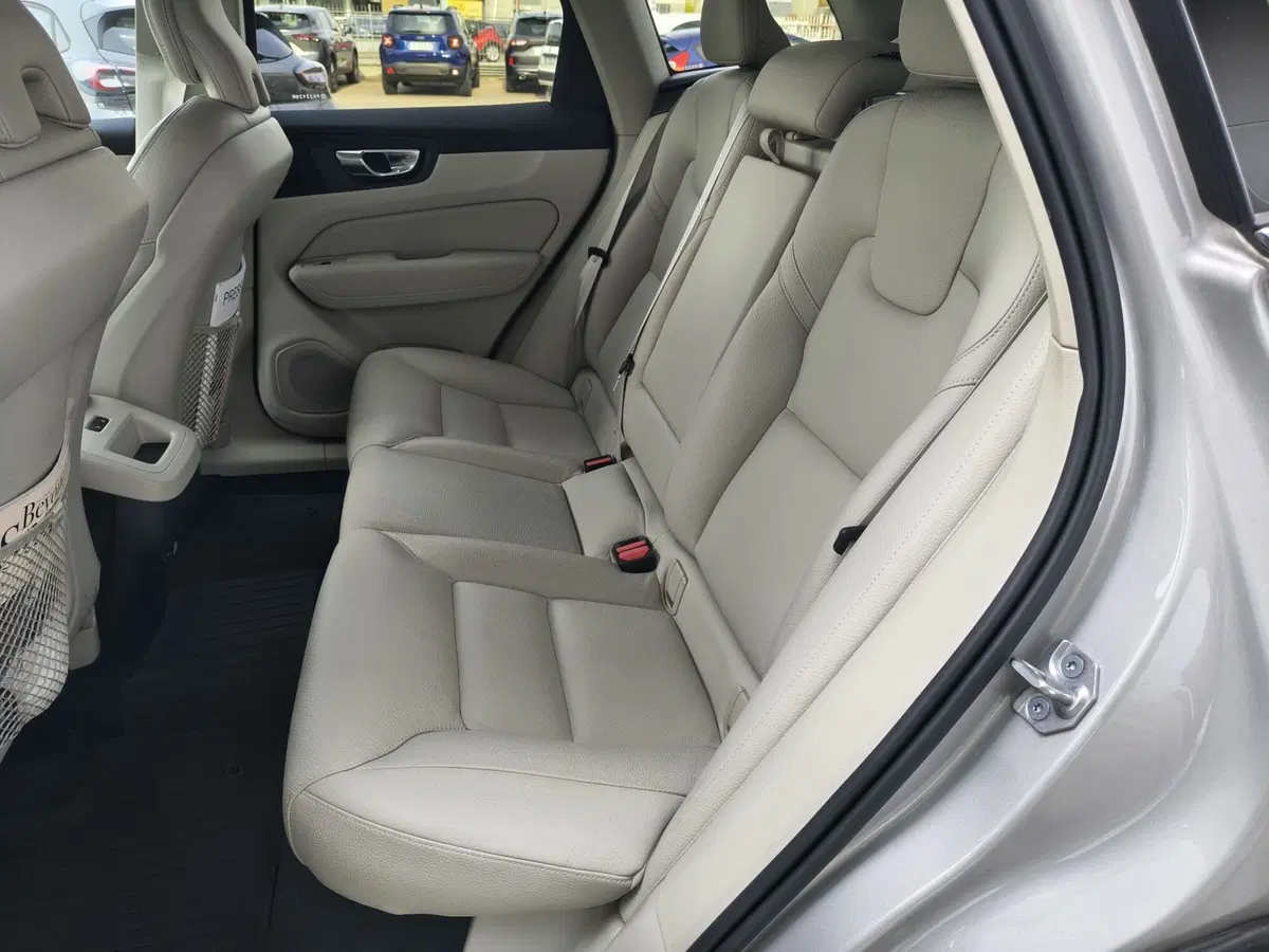 Volvo XC60 usata a Vercelli (9)