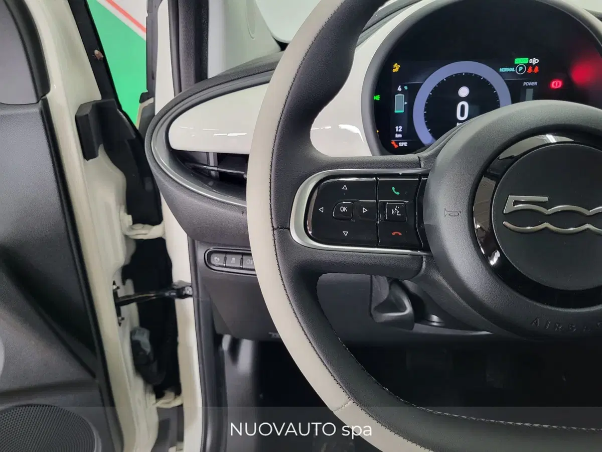 Fiat 500 Cabrio nuova a Arezzo (10)