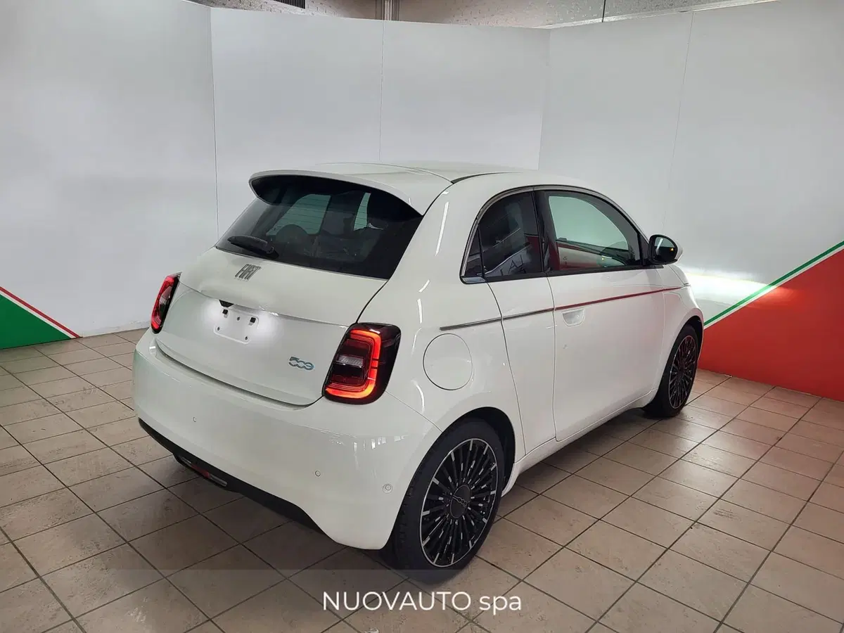 Fiat 500 Cabrio nuova a Arezzo (4)