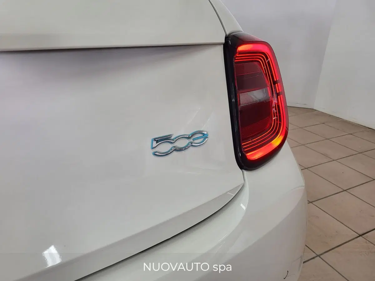 Fiat 500 Cabrio nuova a Arezzo (5)