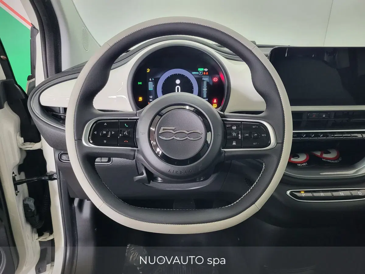 Fiat 500 Cabrio nuova a Arezzo (9)