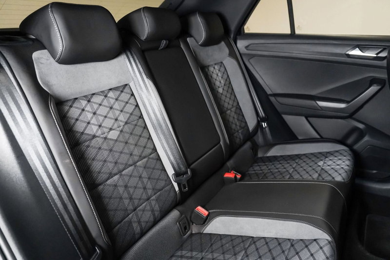 Volkswagen T-Roc usata a Varese (14)