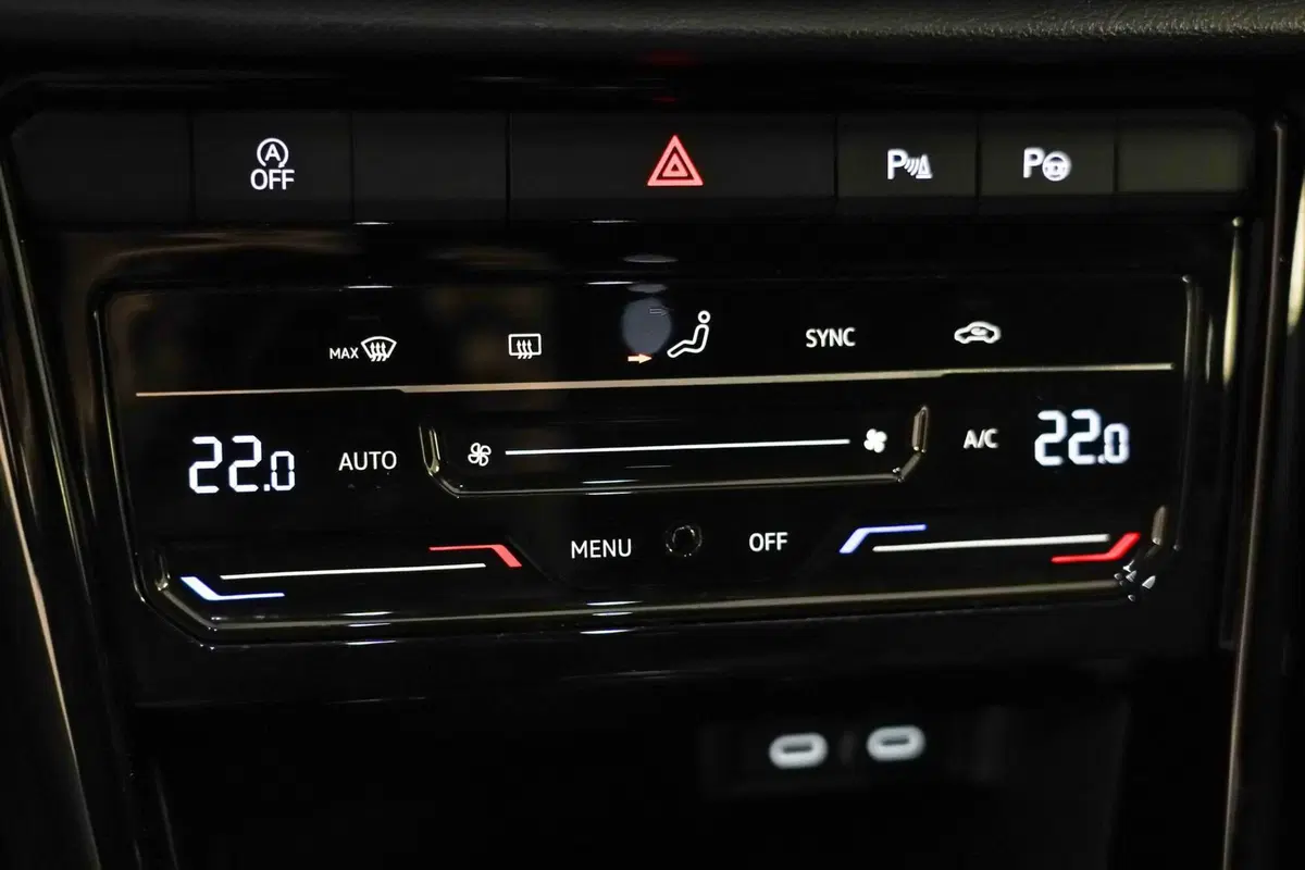 Volkswagen T-Roc usata a Varese (17)