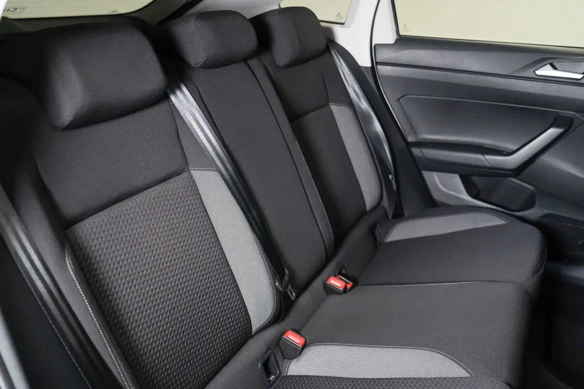 Volkswagen Taigo usata a Varese (14)