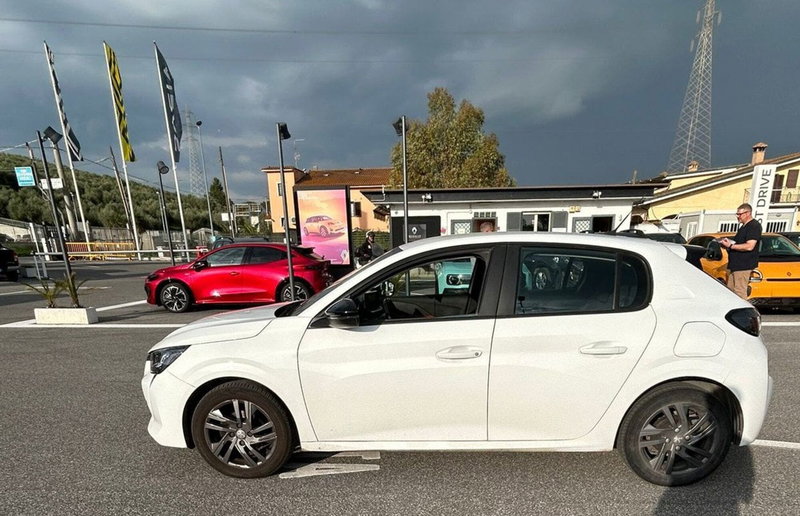 Peugeot 208 usata a Roma (4)