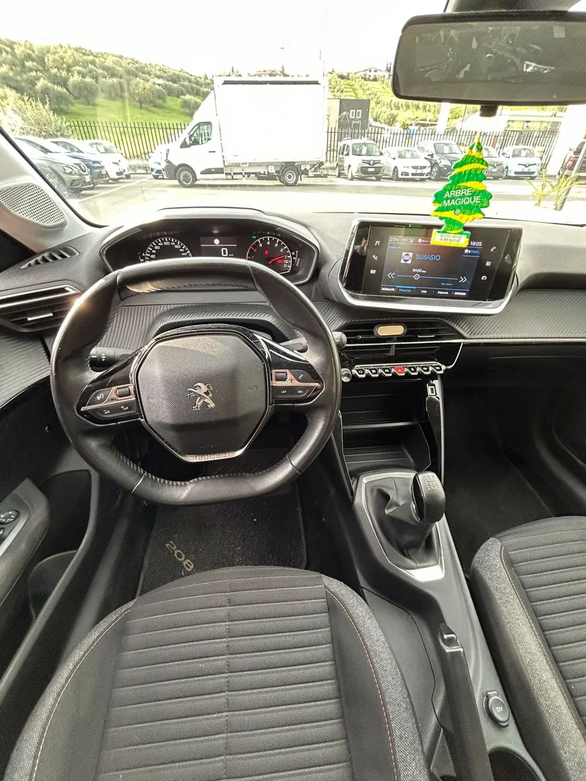 Peugeot 208 usata a Roma (9)
