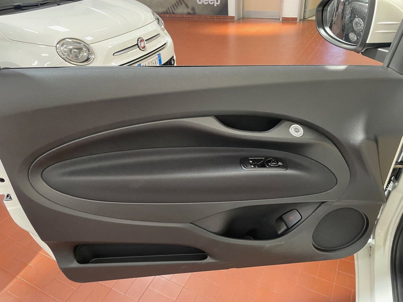 Fiat 500 Cabrio nuova a Lucca (5)