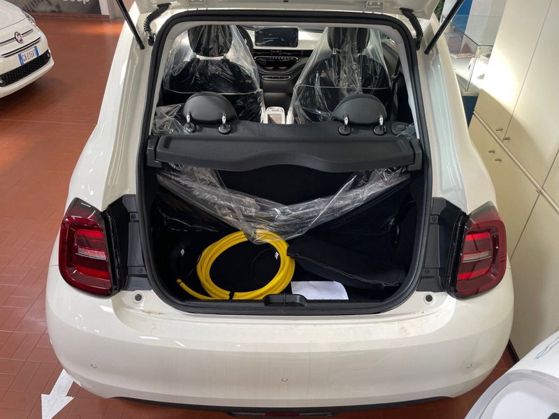 Fiat 500 Cabrio nuova a Lucca (8)