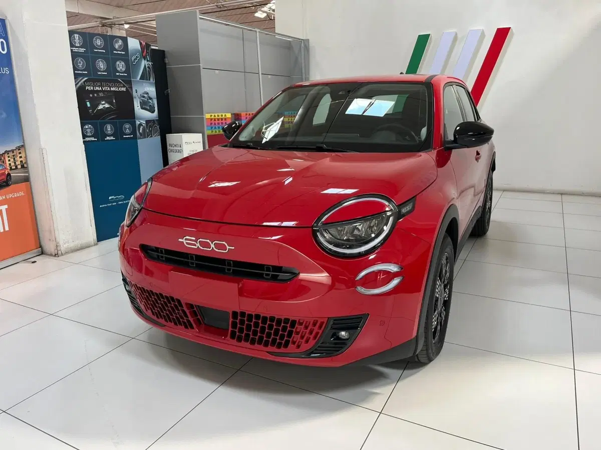 Fiat 600 nuova a Lucca
