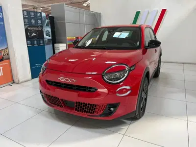 Fiat 600 1.2 hybrid Serie Speciale Icon 110cv auto nuova a Altopascio