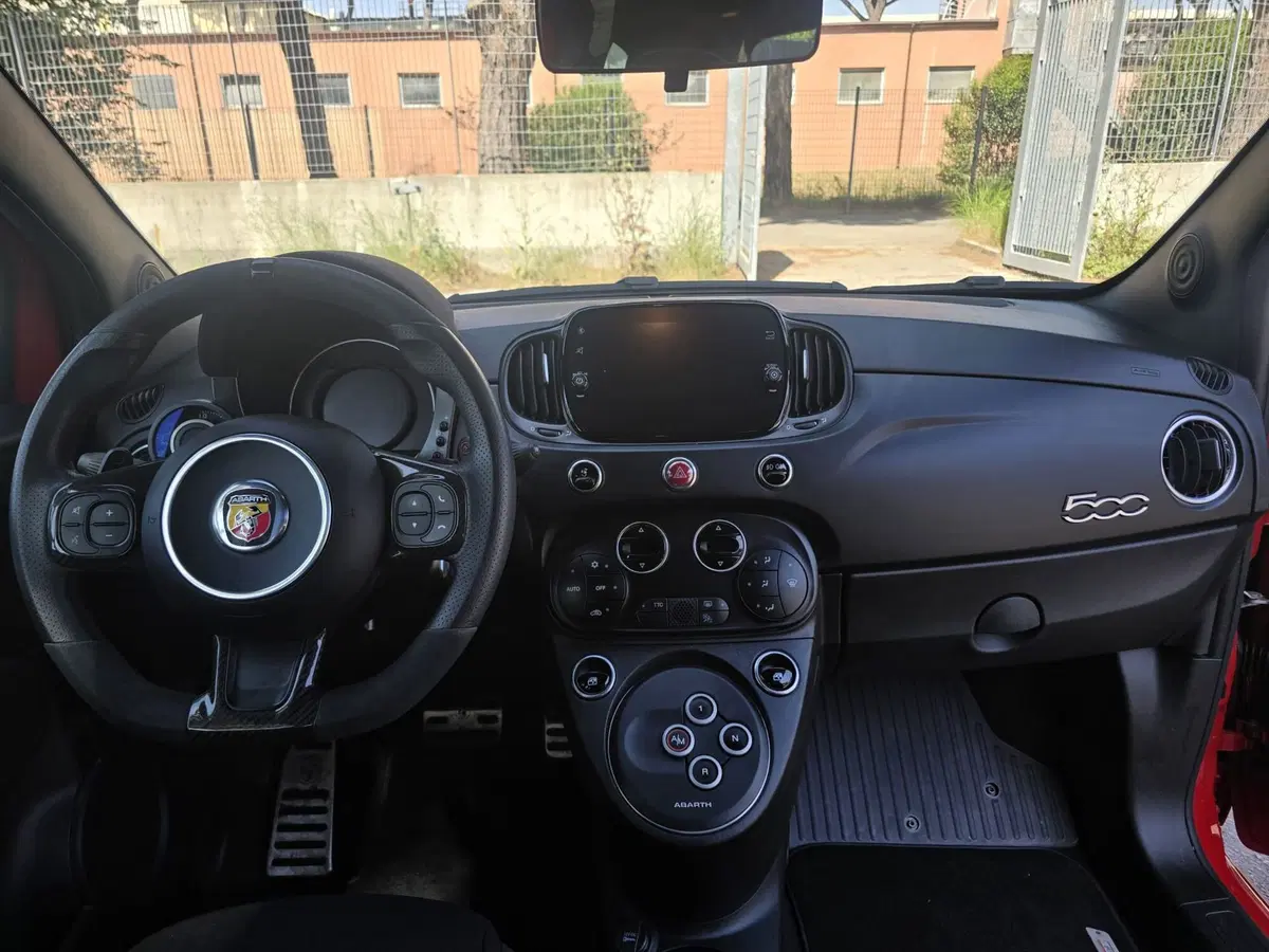 Abarth 695 usata a Massa-Carrara (6)