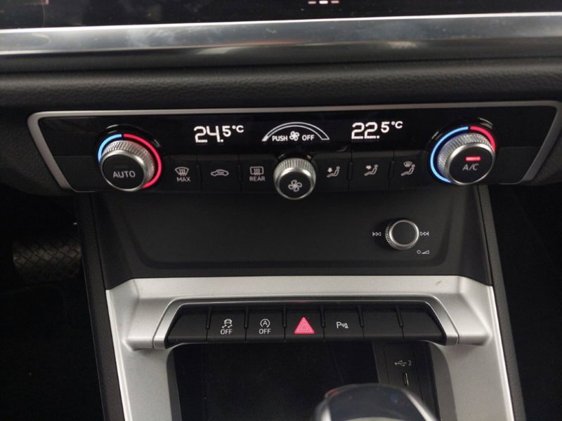 Audi Q3 usata a Bari (8)