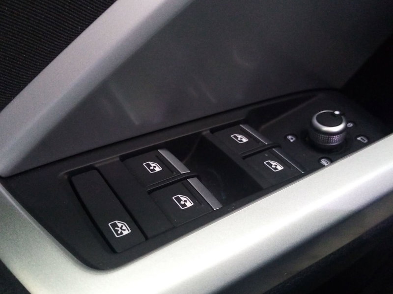 Audi Q3 usata a Bari (19)