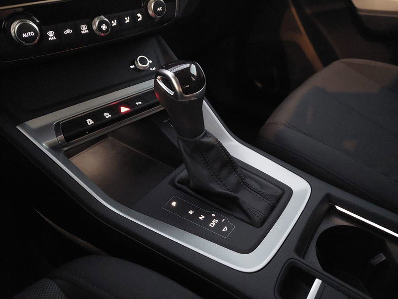 Audi Q3 usata a Bari (14)