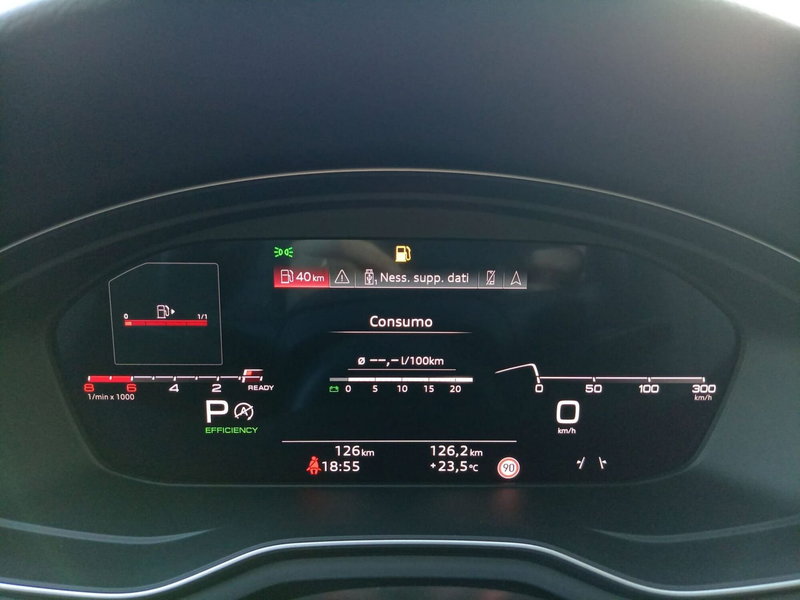 Audi A4 Avant nuova a Bari (15)