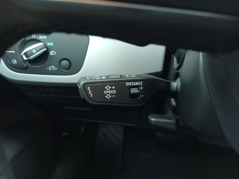 Audi A4 Avant nuova a Bari (18)