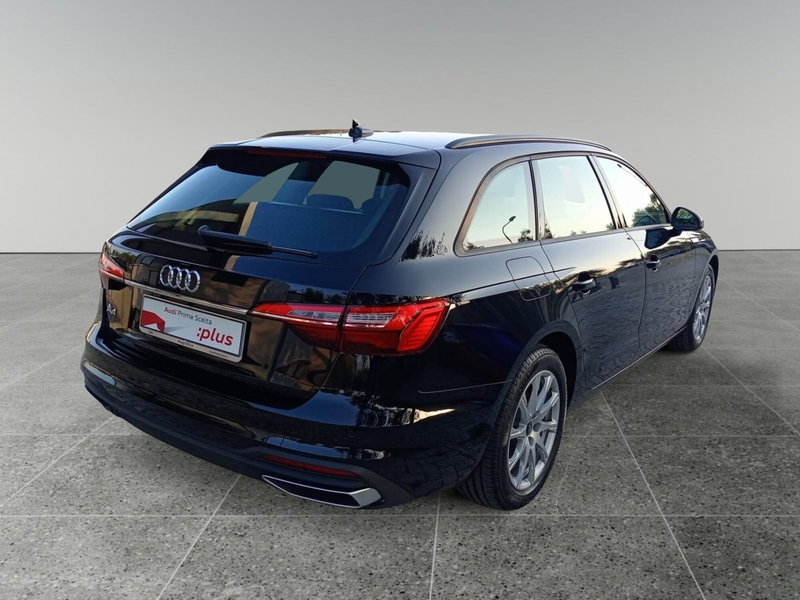 Audi A4 Avant nuova a Bari (2)