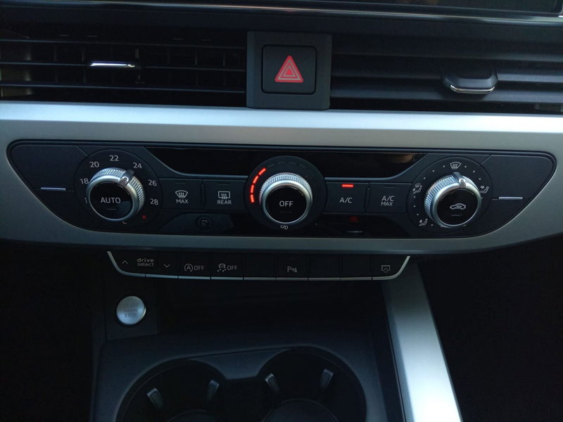 Audi A4 Avant nuova a Bari (8)