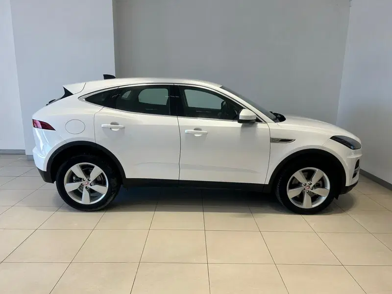Jaguar E-Pace usata a Napoli (6)