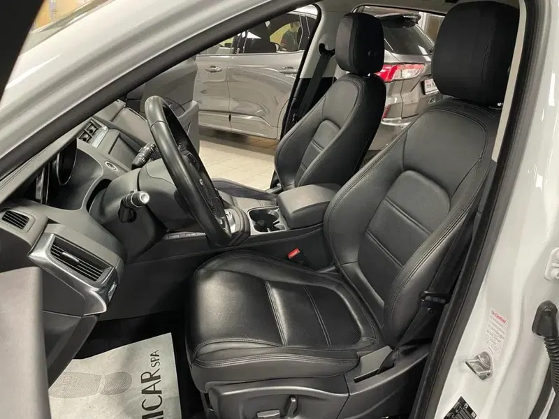 Jaguar E-Pace usata a Alessandria (4)