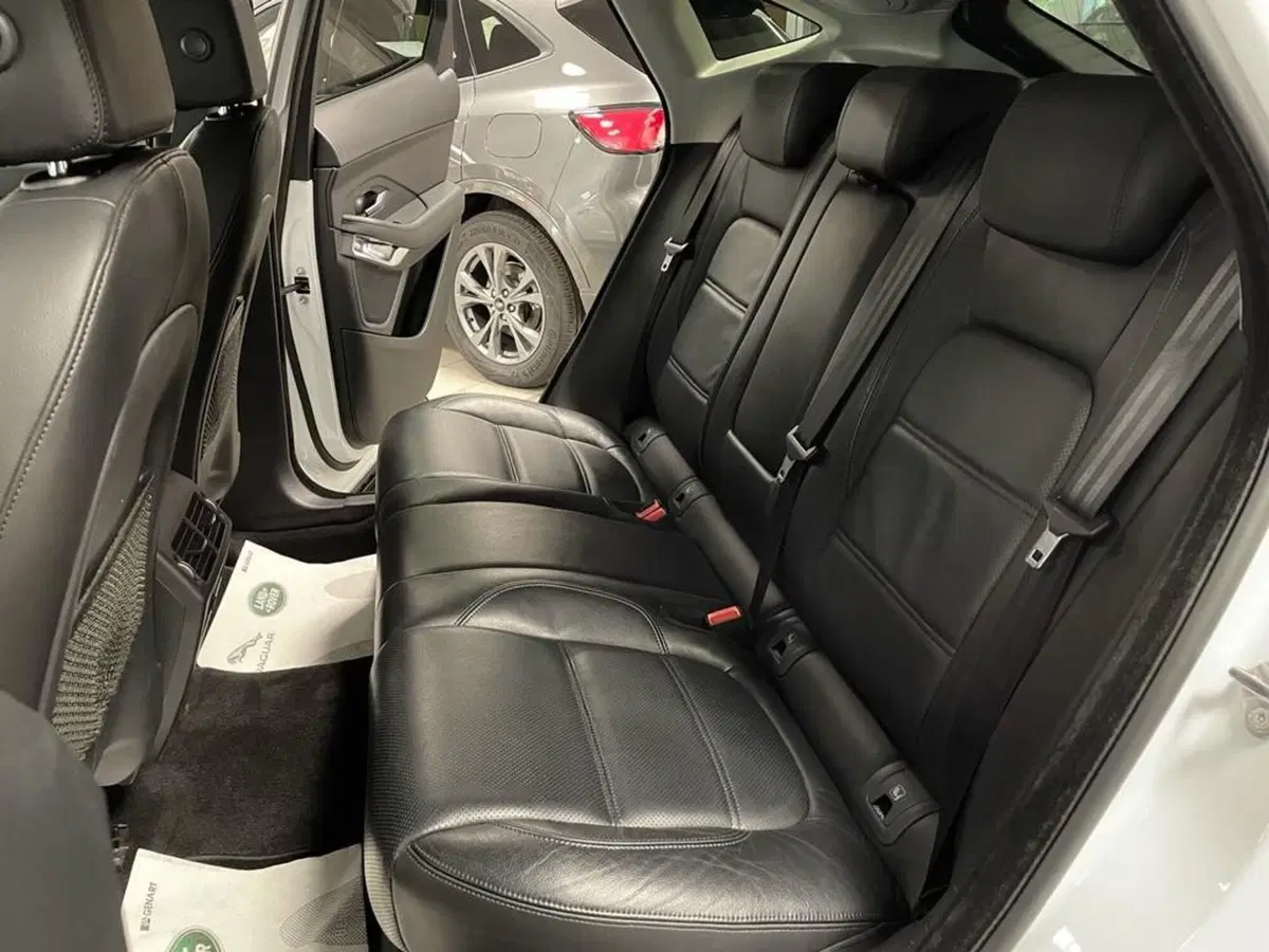 Jaguar E-Pace usata a Alessandria (5)
