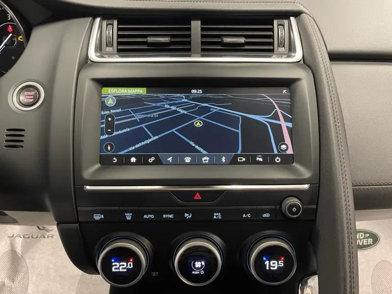 Jaguar E-Pace usata a Alessandria (9)
