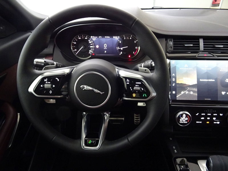 Jaguar E-Pace usata a Como (10)