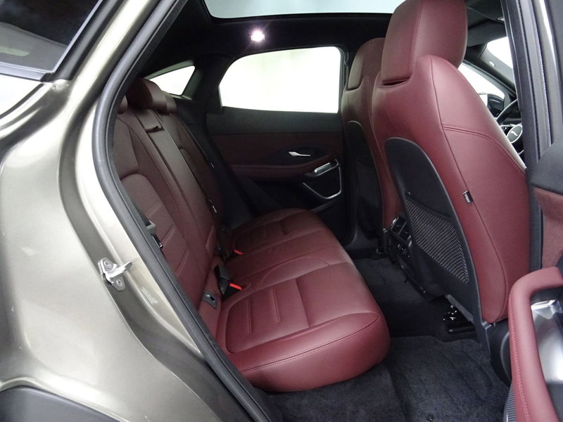 Jaguar E-Pace usata a Como (5)