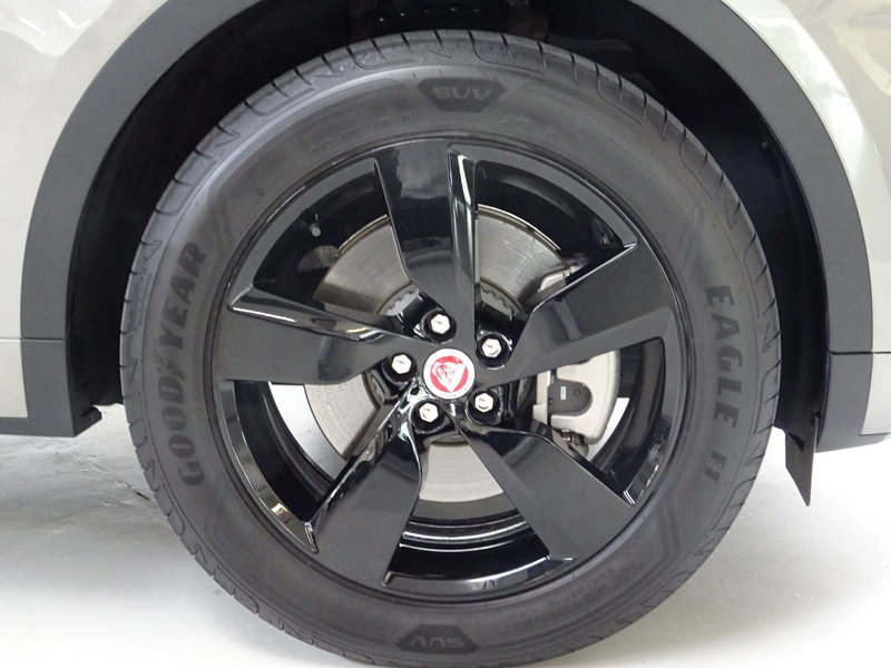 Jaguar E-Pace usata a Como (9)