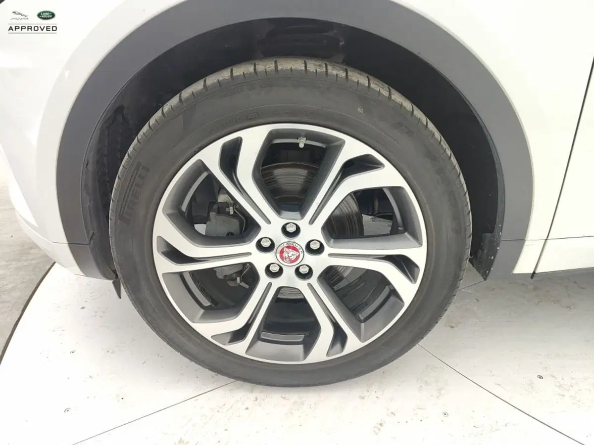 Jaguar E-Pace usata a Ragusa (9)