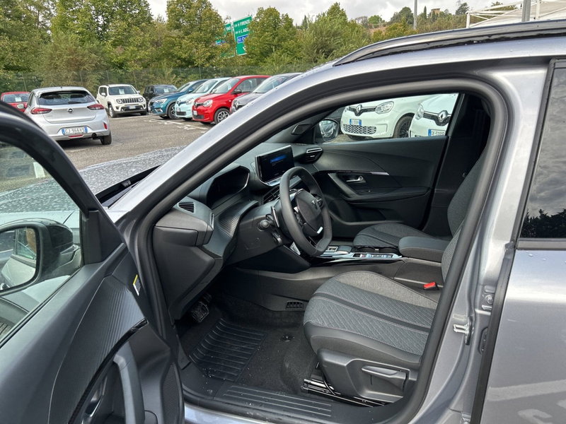 Peugeot 2008 nuova a Latina (12)