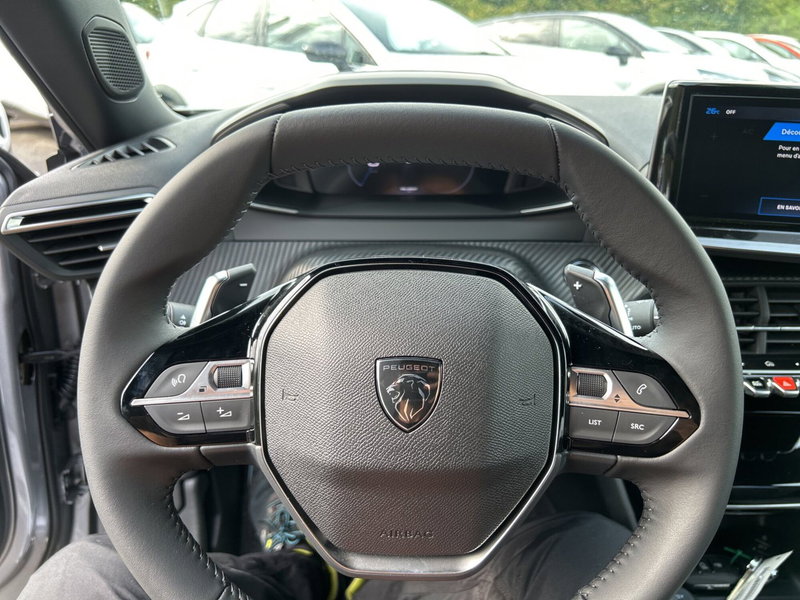 Peugeot 2008 nuova a Latina (13)