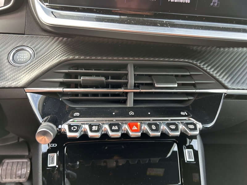 Peugeot 2008 nuova a Latina (16)