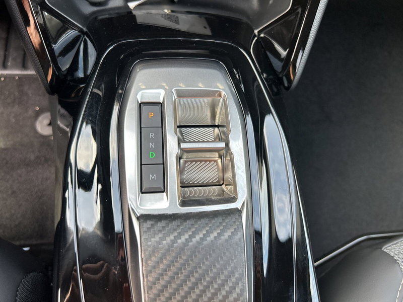 Peugeot 2008 nuova a Latina (17)