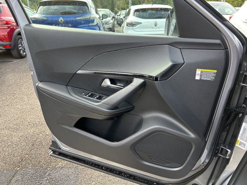 Peugeot 2008 nuova a Latina (18)