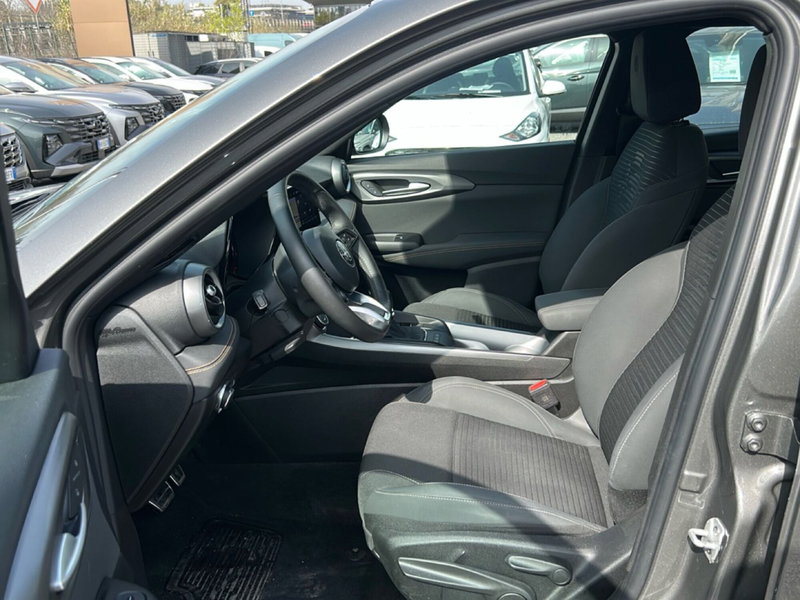 Alfa Romeo Tonale usata a Latina (13)