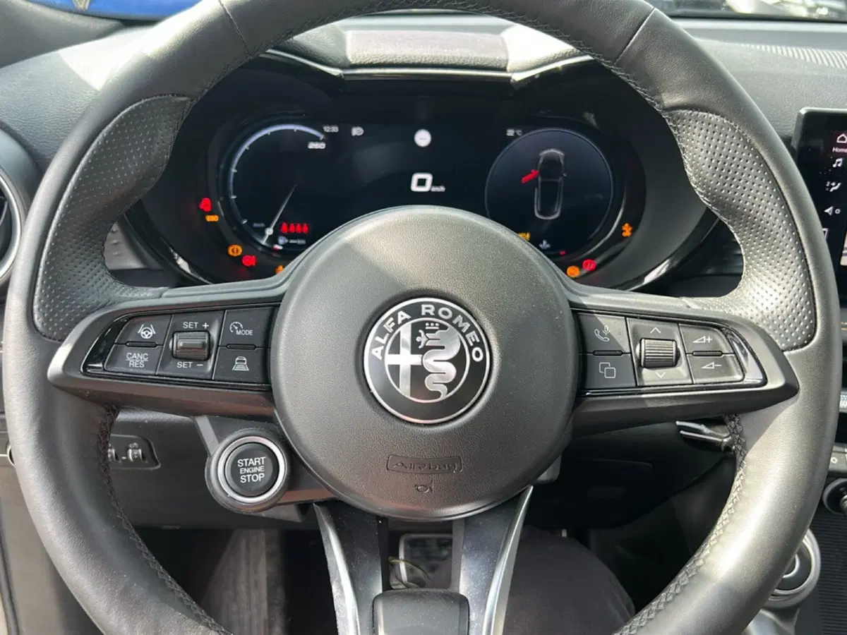 Alfa Romeo Tonale usata a Latina (15)