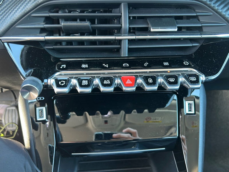 Peugeot 2008 usata a Latina (18)