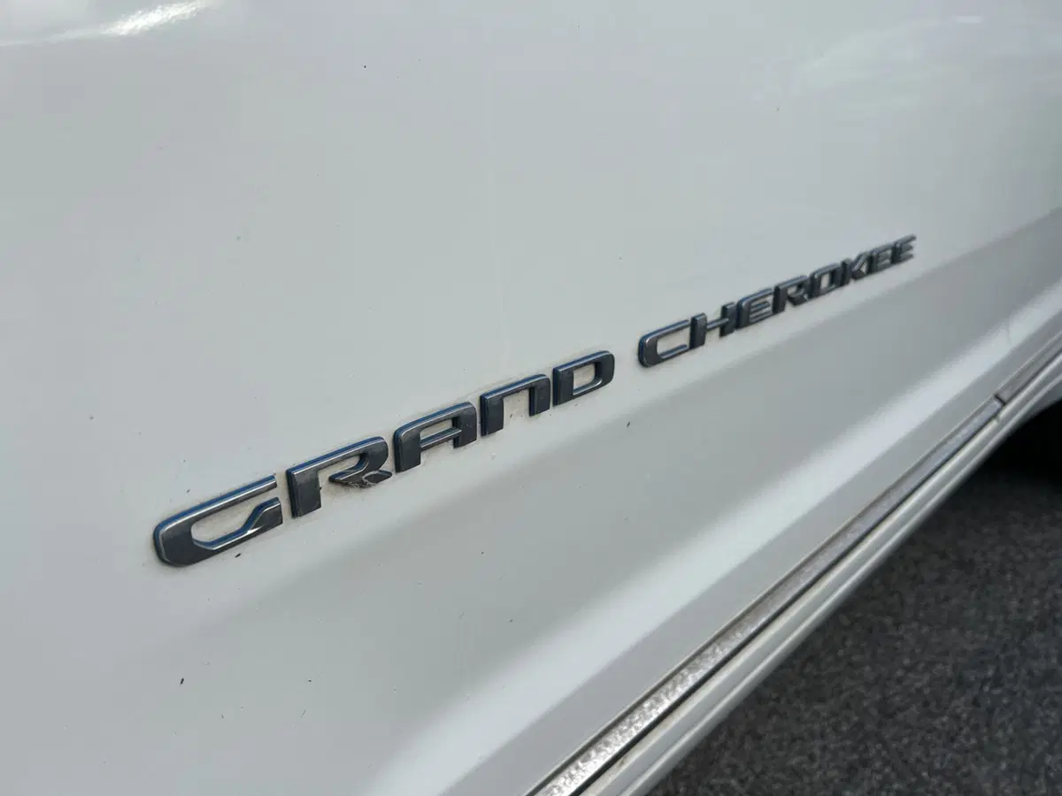 Jeep Grand Cherokee usata a Roma (9)