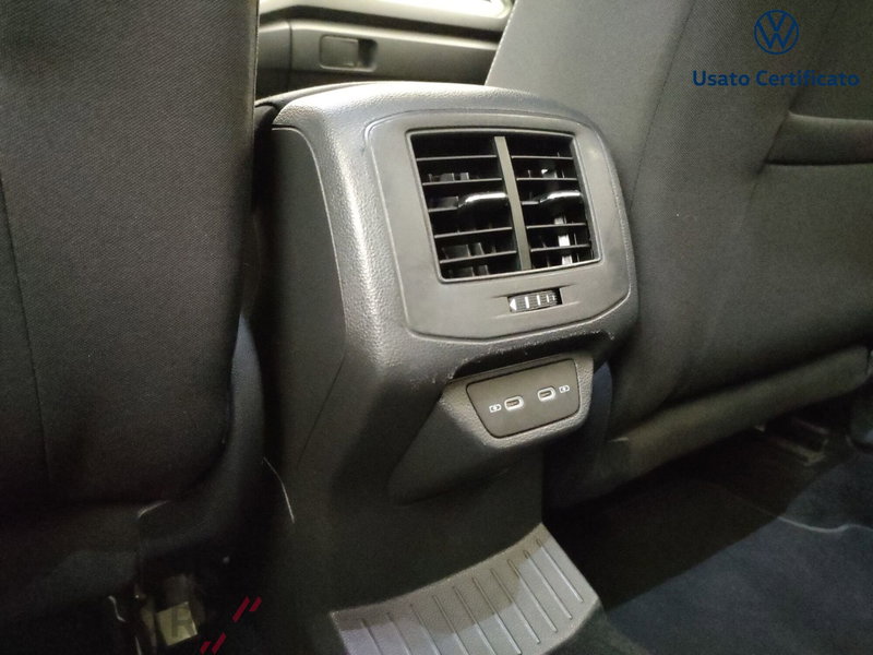 Volkswagen T-Roc usata a Varese (12)
