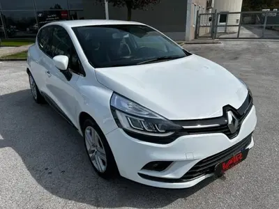 Renault Clio Sporter TCe 12V 90 CV Life del 2016 usata a Beinette