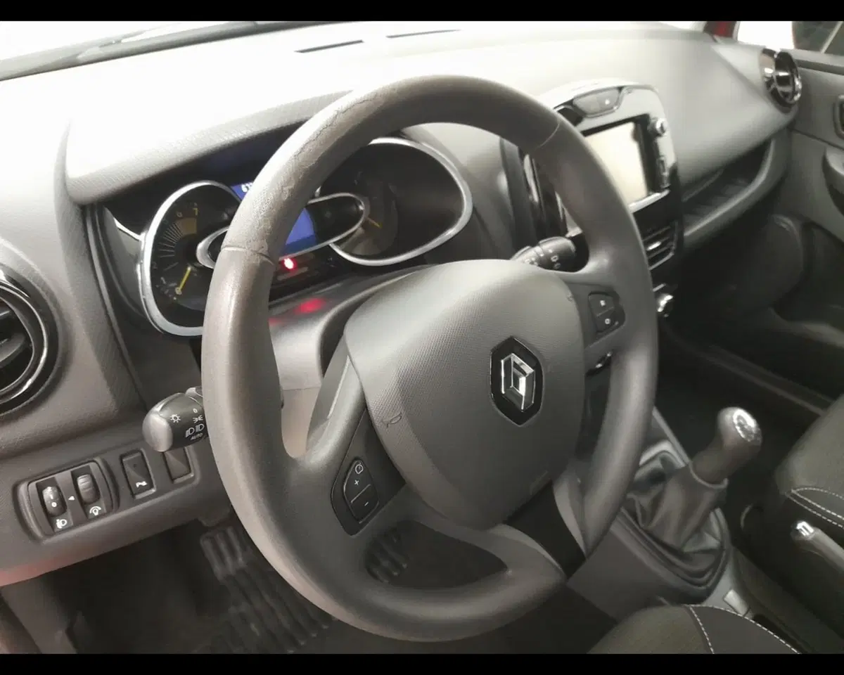 Renault Clio usata a Savona (10)