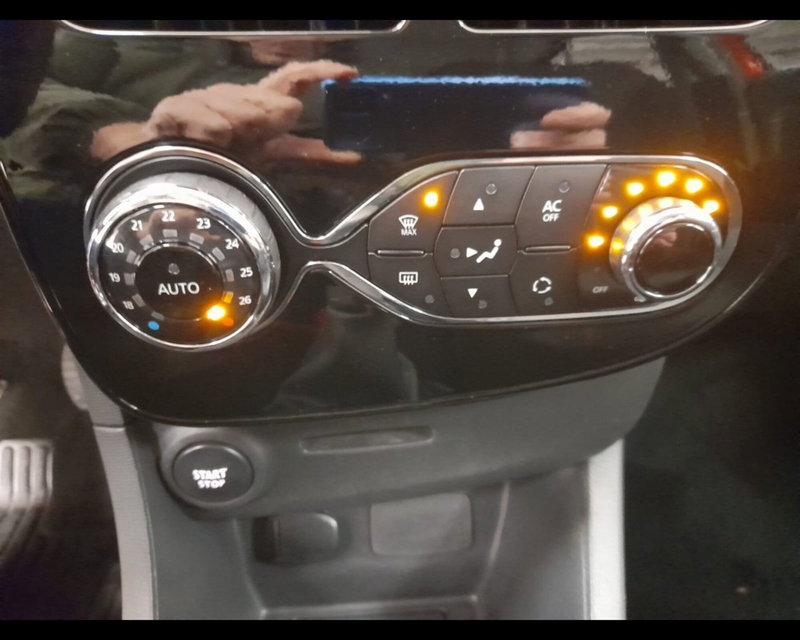 Renault Clio usata a Savona (15)