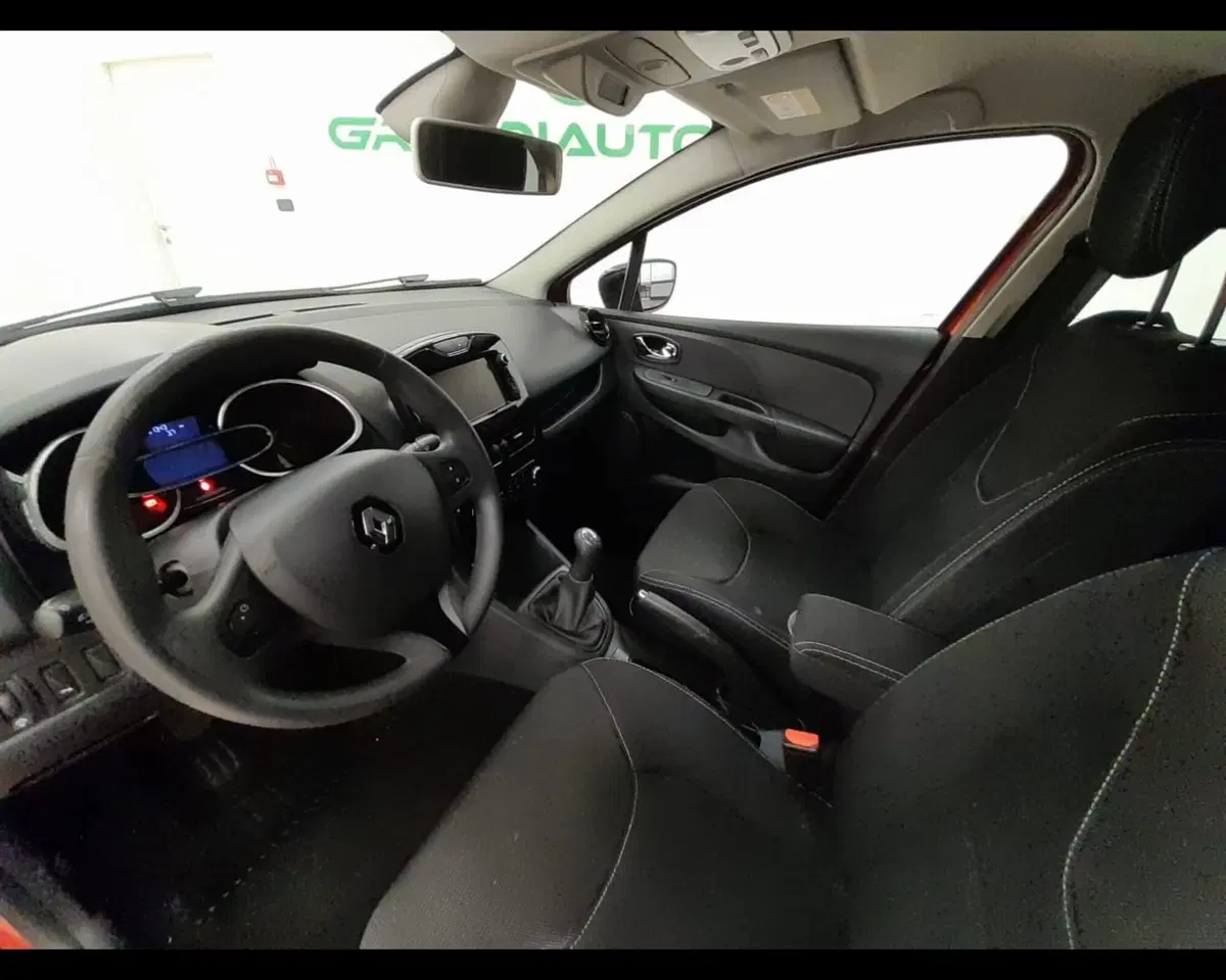 Renault Clio usata a Savona (18)
