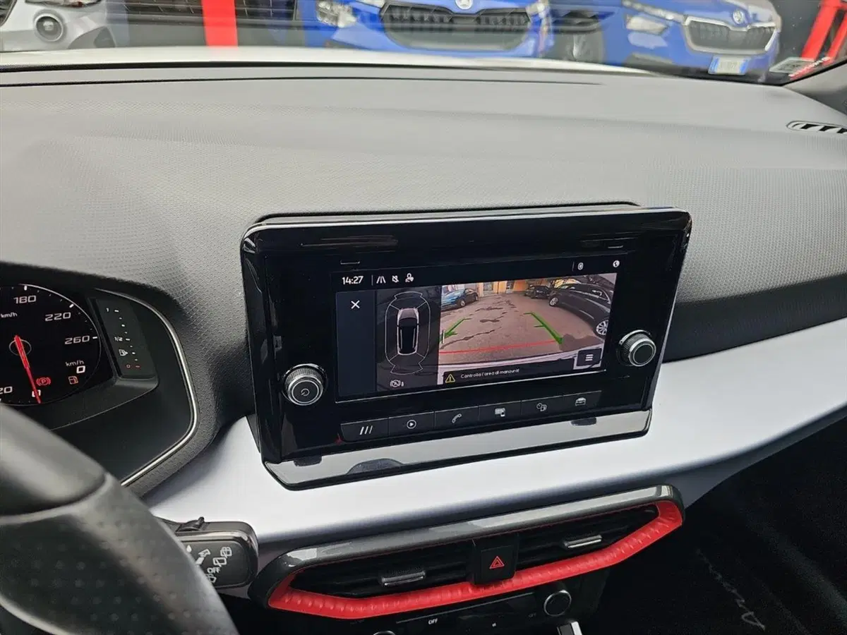 SEAT Arona usata a Lecco (15)