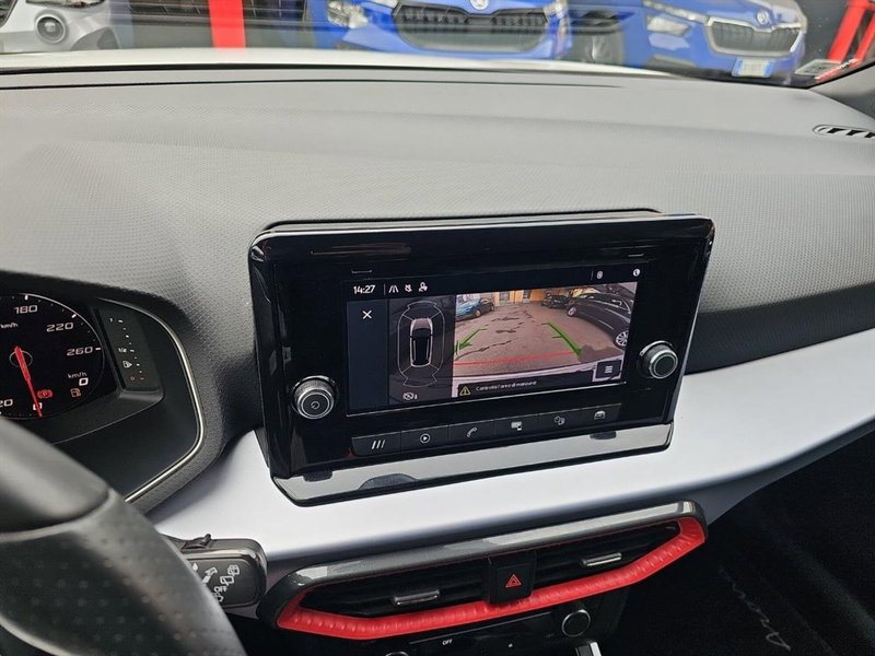 SEAT Arona usata a Lecco (15)