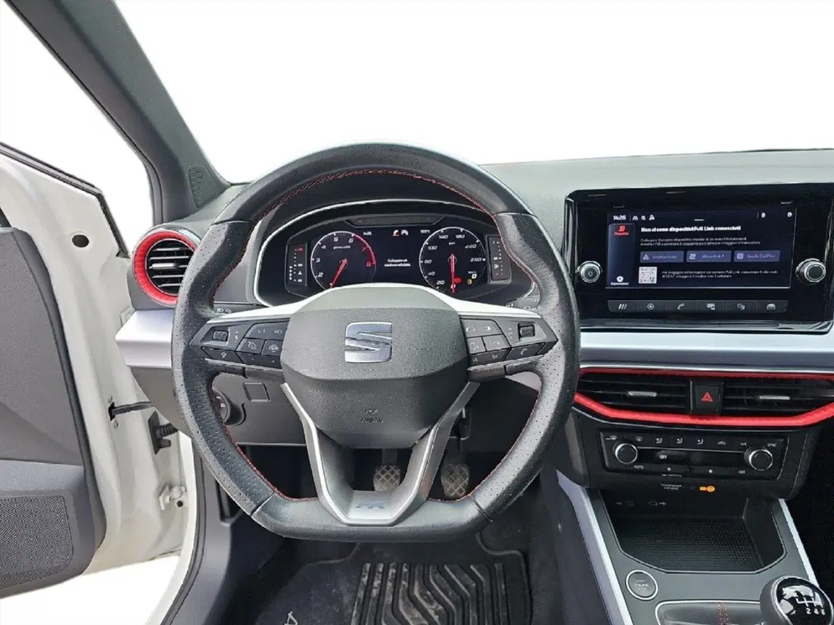 SEAT Arona usata a Lecco (9)