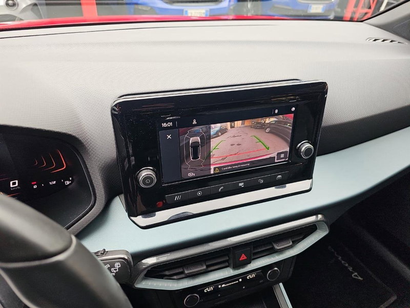 SEAT Arona usata a Lecco (17)