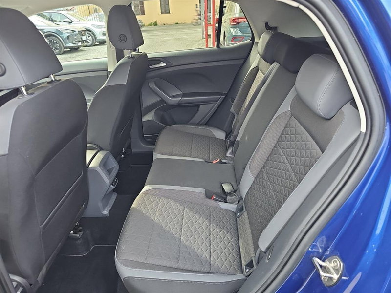 Volkswagen T-Cross usata a Lecco (12)